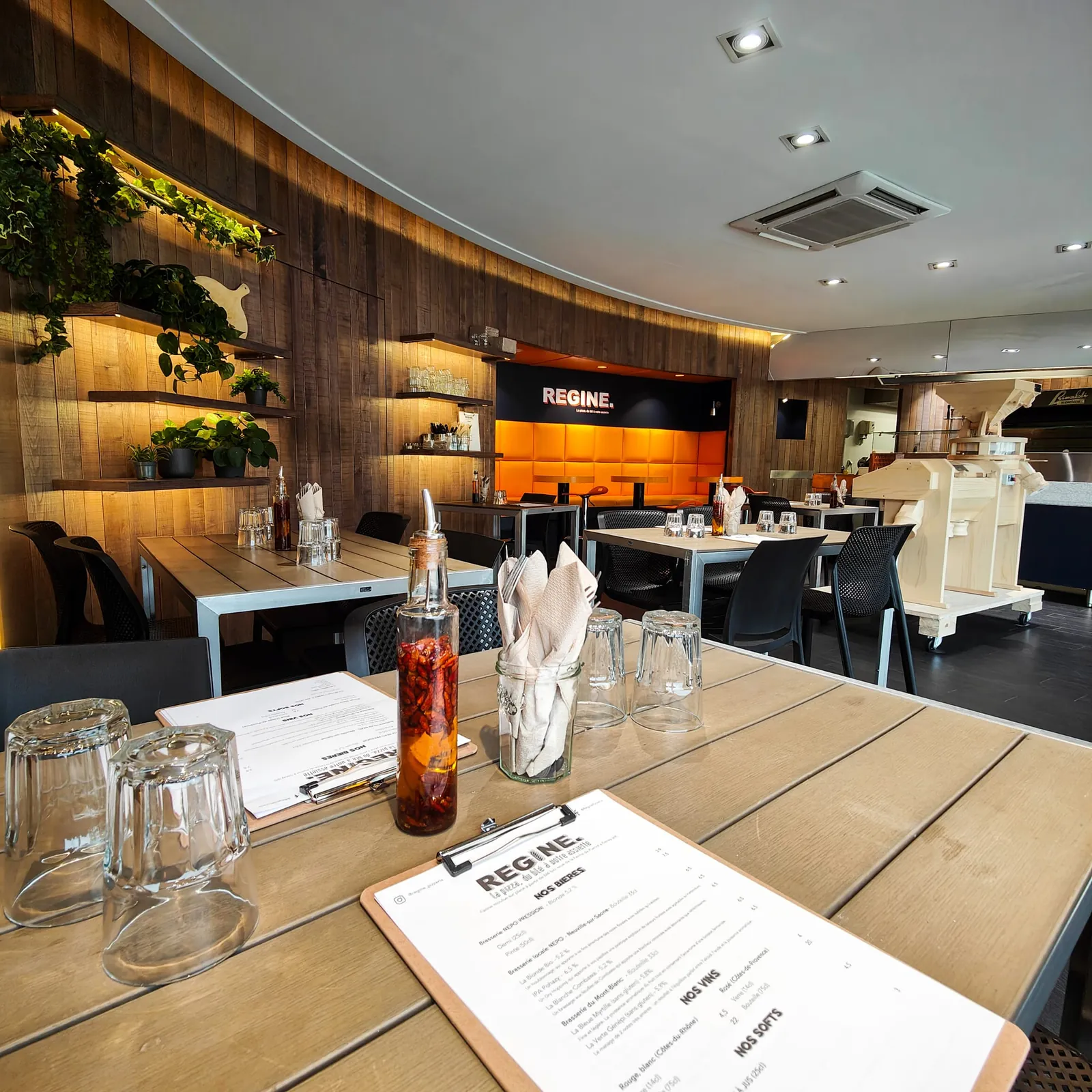 Pizzeria Régine à Mionnay, 127 route de Bourg
